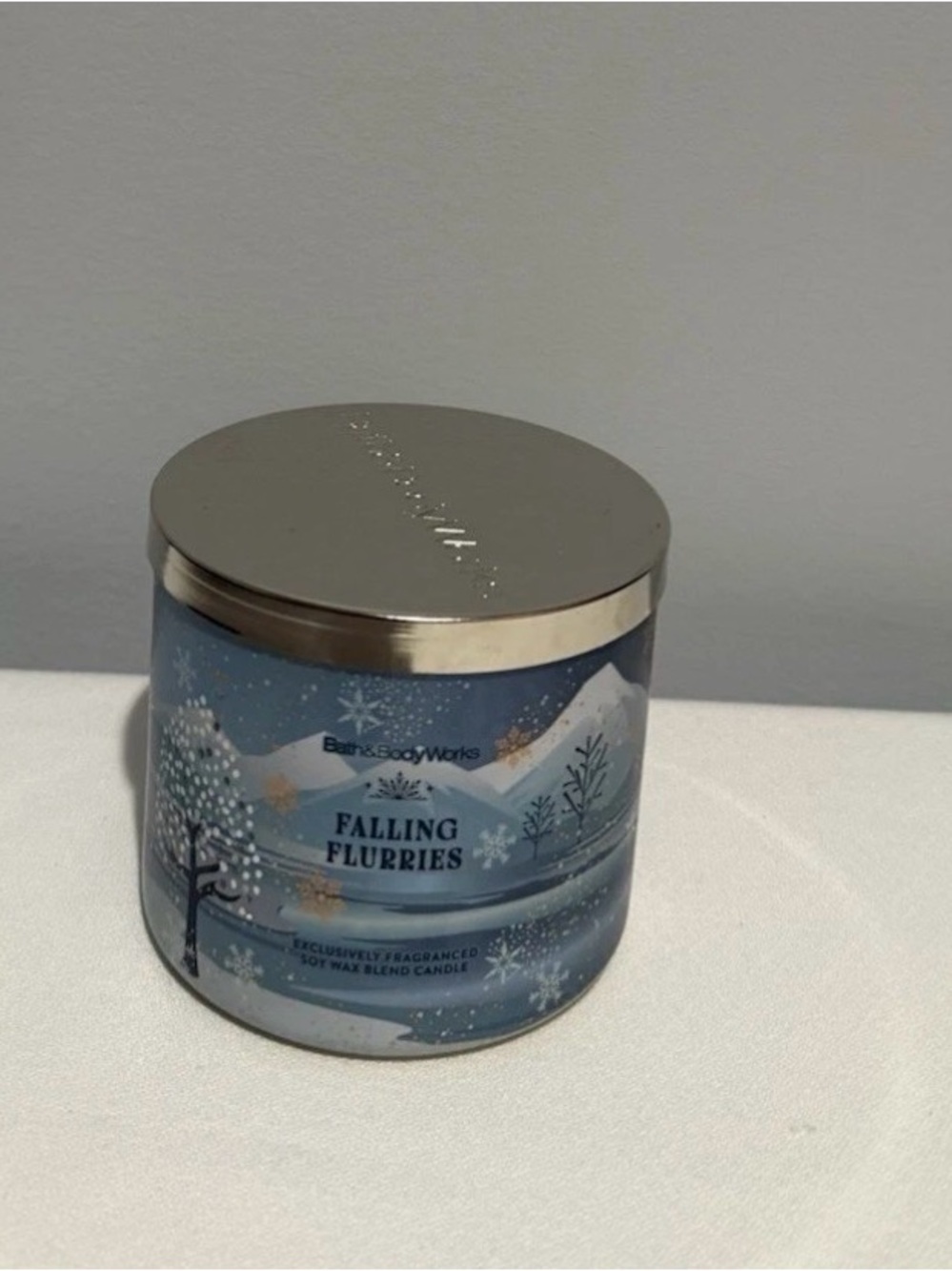 Bath & Body Works Falling Flurries 3-Wick Candle New